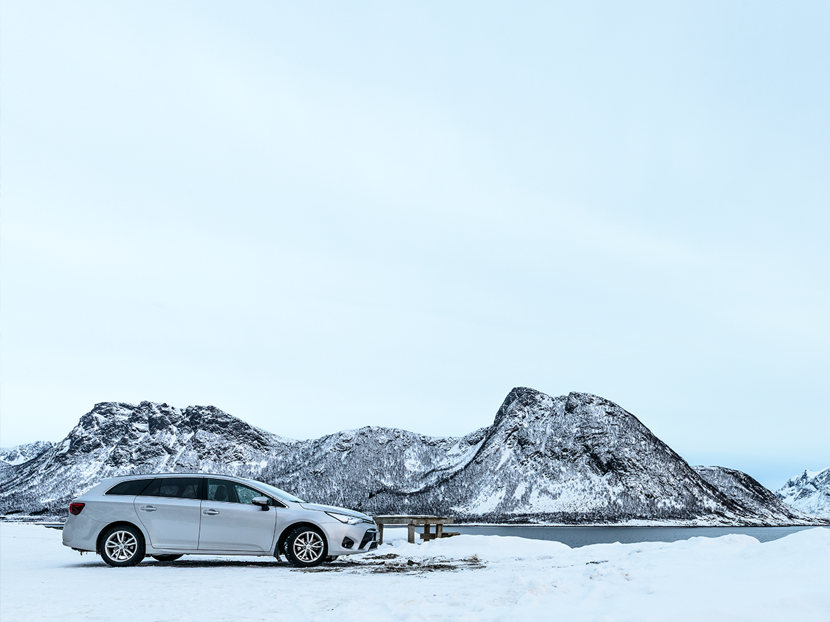 toyota_car_in_snow